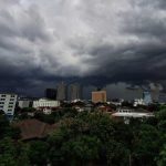 กรมอุตุนิยมวิทยา พยากรณ์ สภาพอากาศพรุ่งนี้ เตือน 58 จังหวัด พายุฤดูร้อนถล่ม